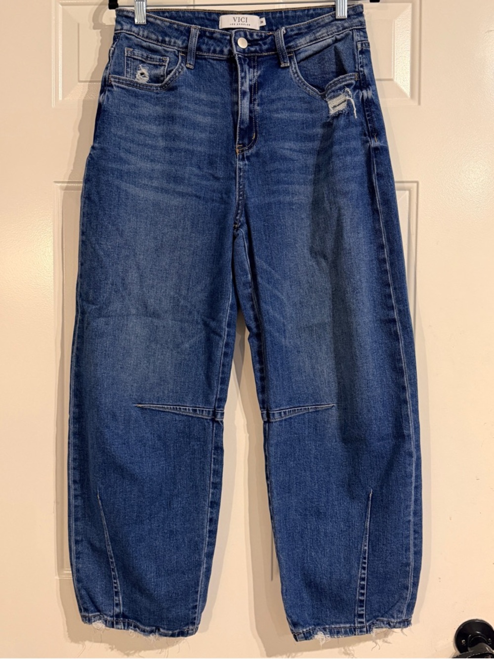 Vici Los Angeles Barrel jeans dark wash light distressing size 28